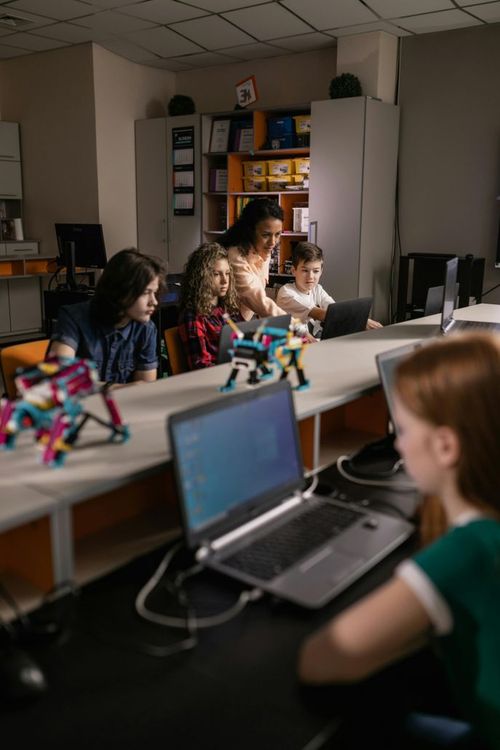 Artificial Intelligence and Education: how to seize the opportunities and meet the challenges?