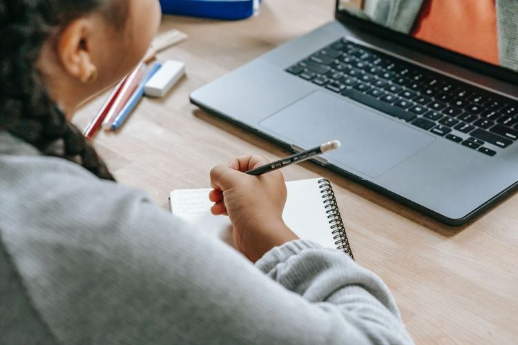 Critical thinking in times of artificial intelligence